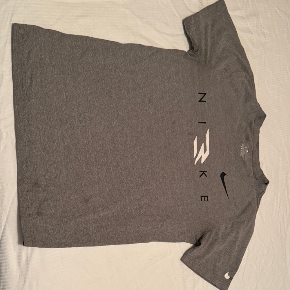Nike Men's Heather Gray Short Sleeve Tee